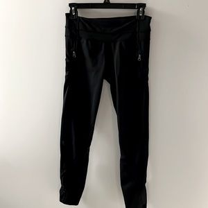 Lululemon black leggings with zipper pockets